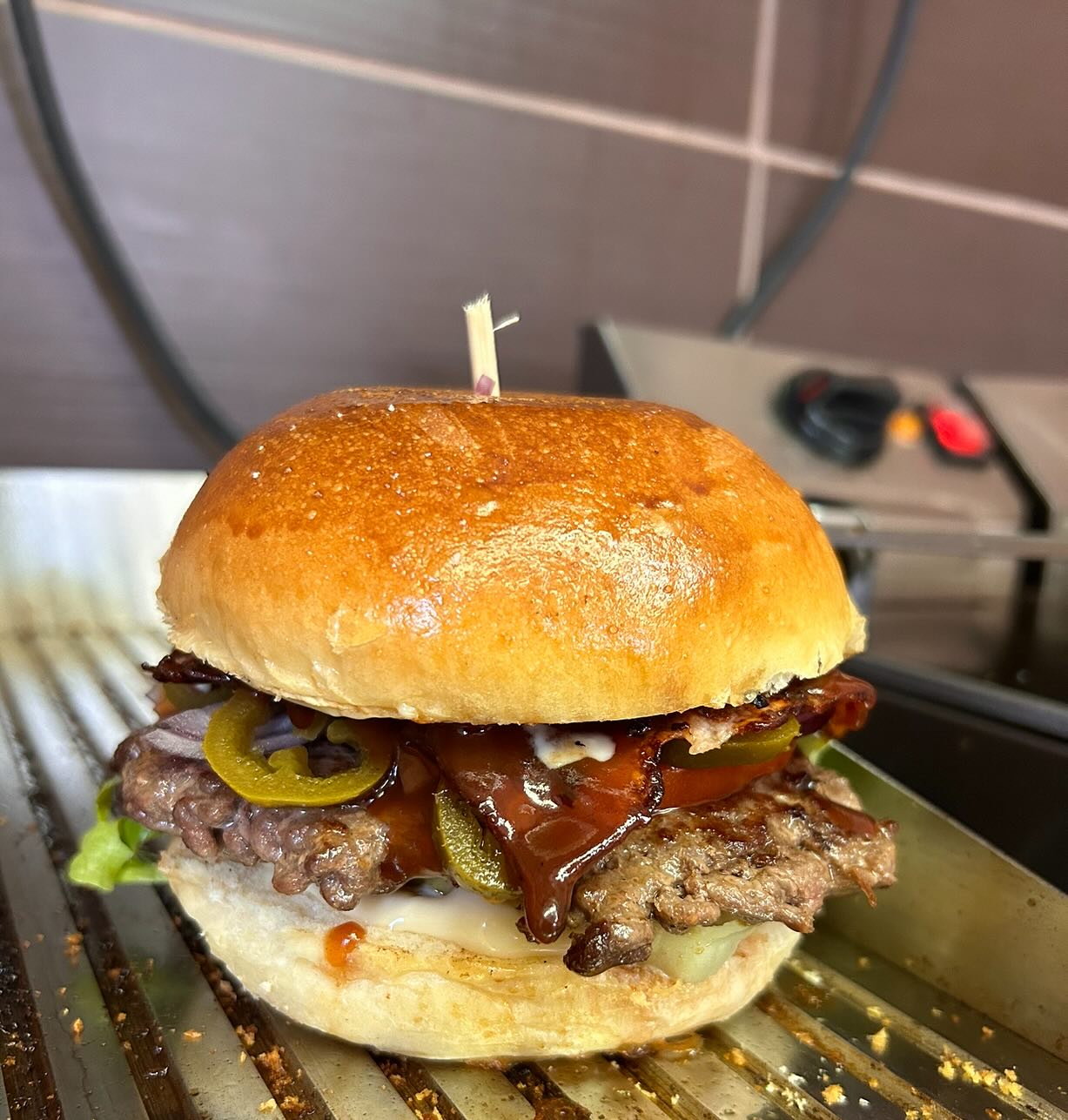 Pikantní jalapeño burger